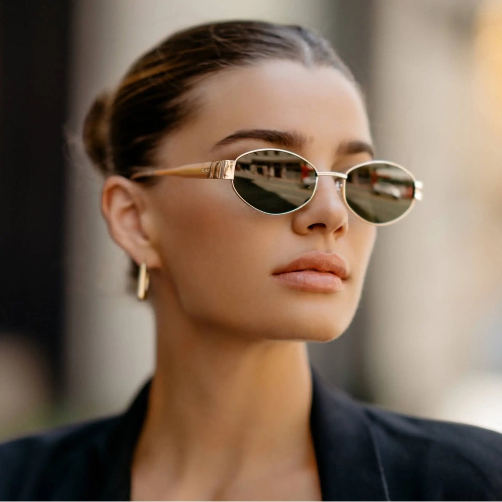 Steve Madden Mystie Sunglasses w/ Case  Olive Green Oval Shape Gold Metal NWT